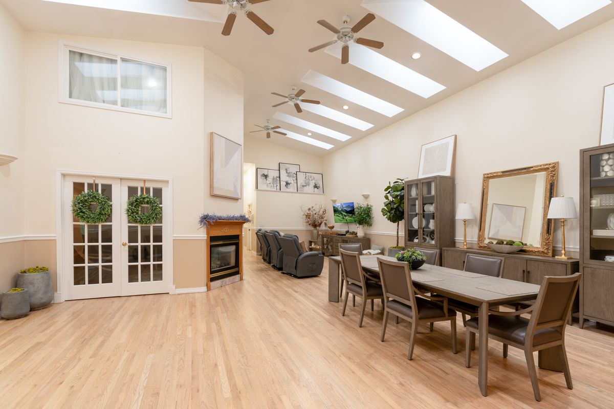 Ideal Care Homes Bellevue — dining area